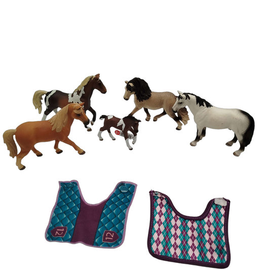 Schleich Bundle Pferde Set von 7 Figuren & Zubehör
