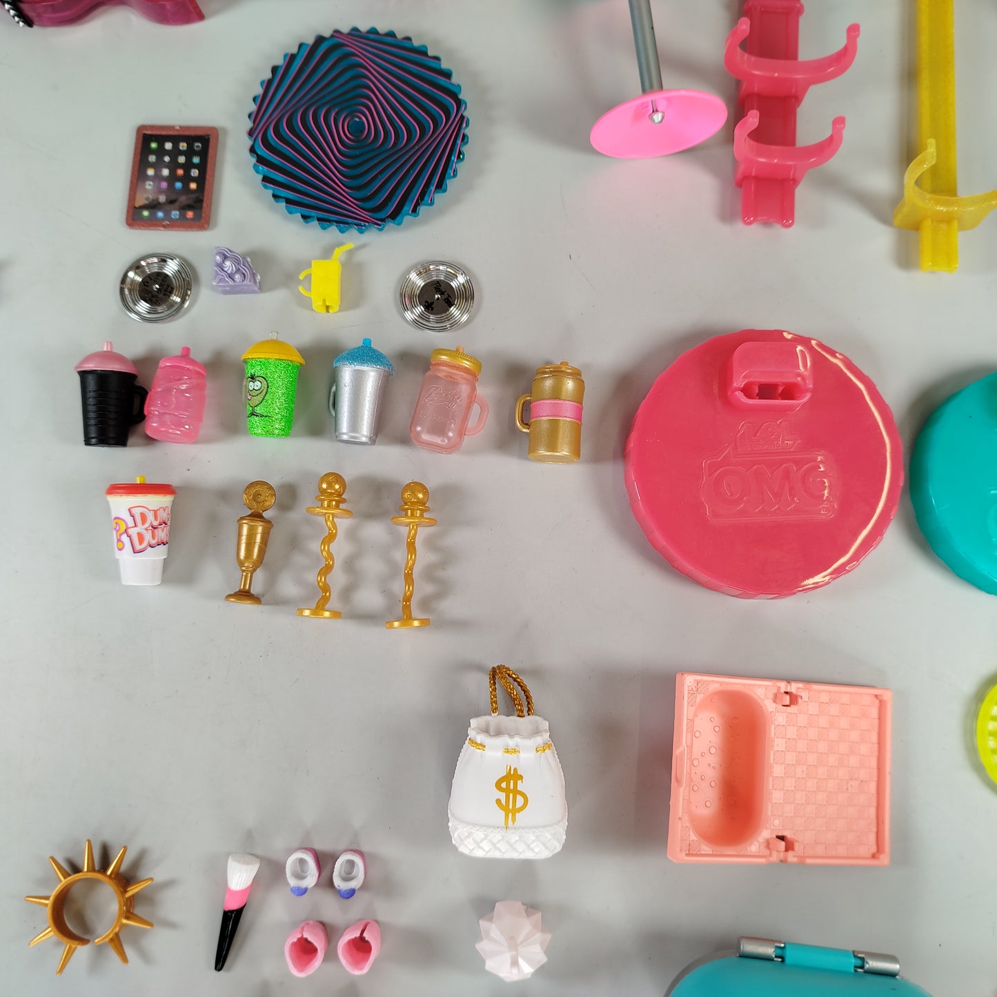MGA Entertainment L.O.L. Surprise! OMG Puppen & Zubehör Set