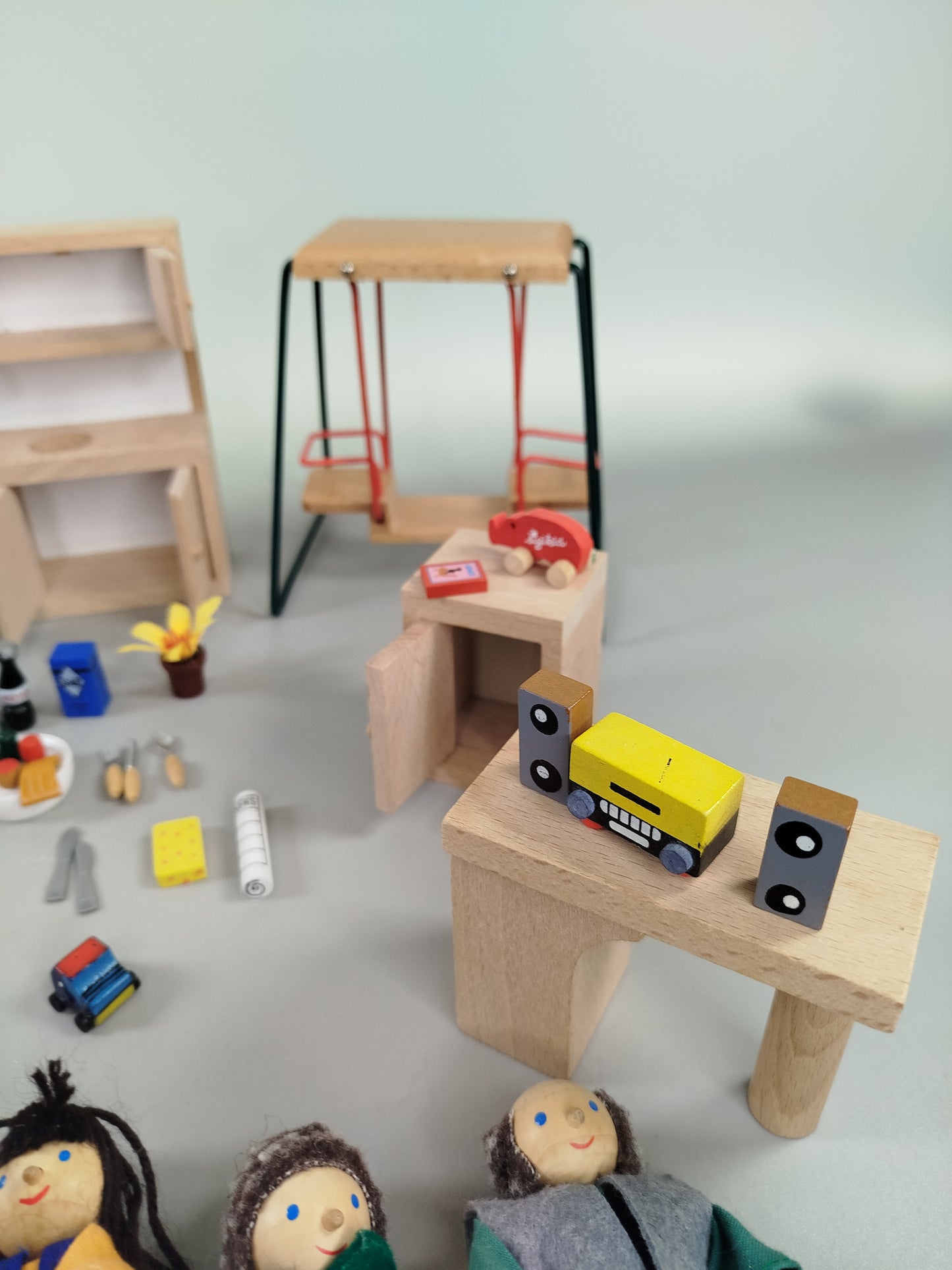 Holz Puppenhaus Spielset – Mit Möbel & Zubehör, sehr guter Zustand