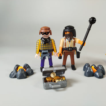 Playmobil Spielfiguren-Set mit Räubern, Helden und Tieren