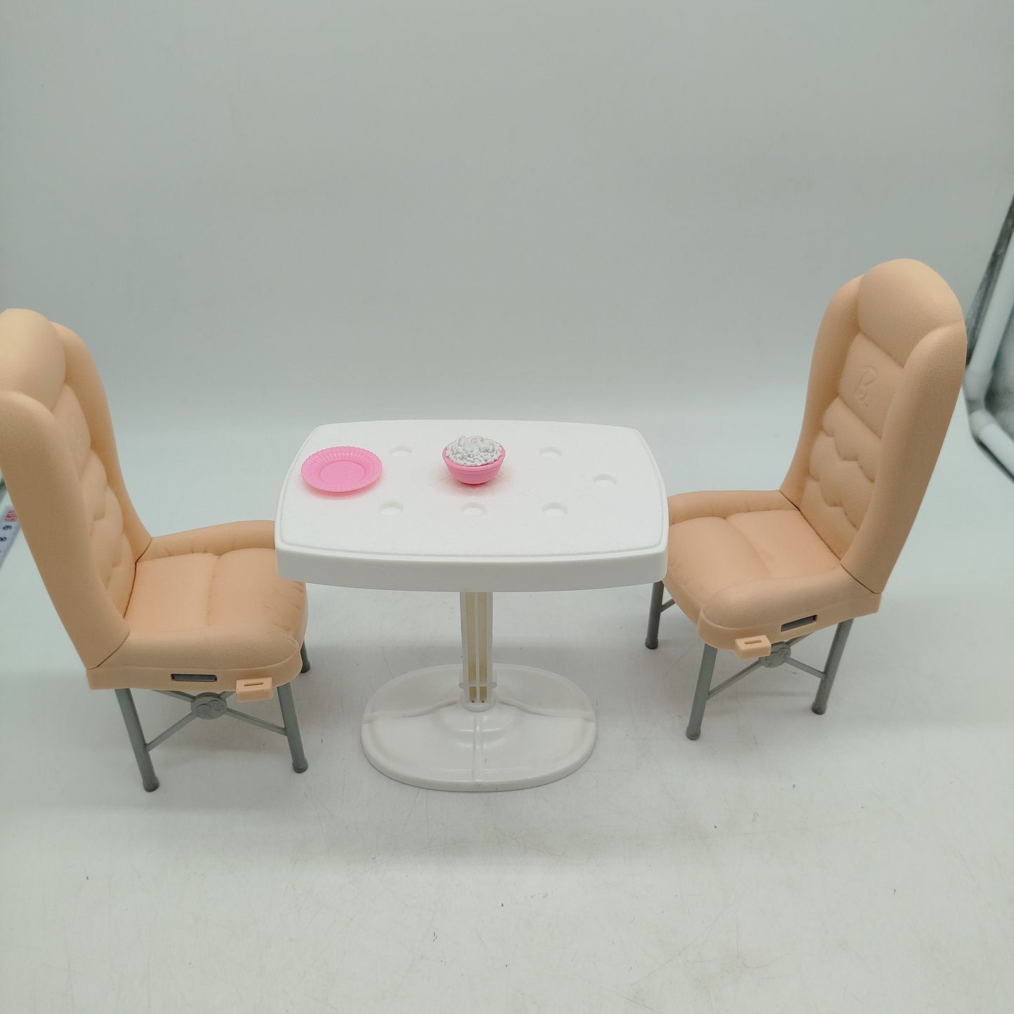 Barbie Bundle Ken Set von 2 Puppen & Möbel