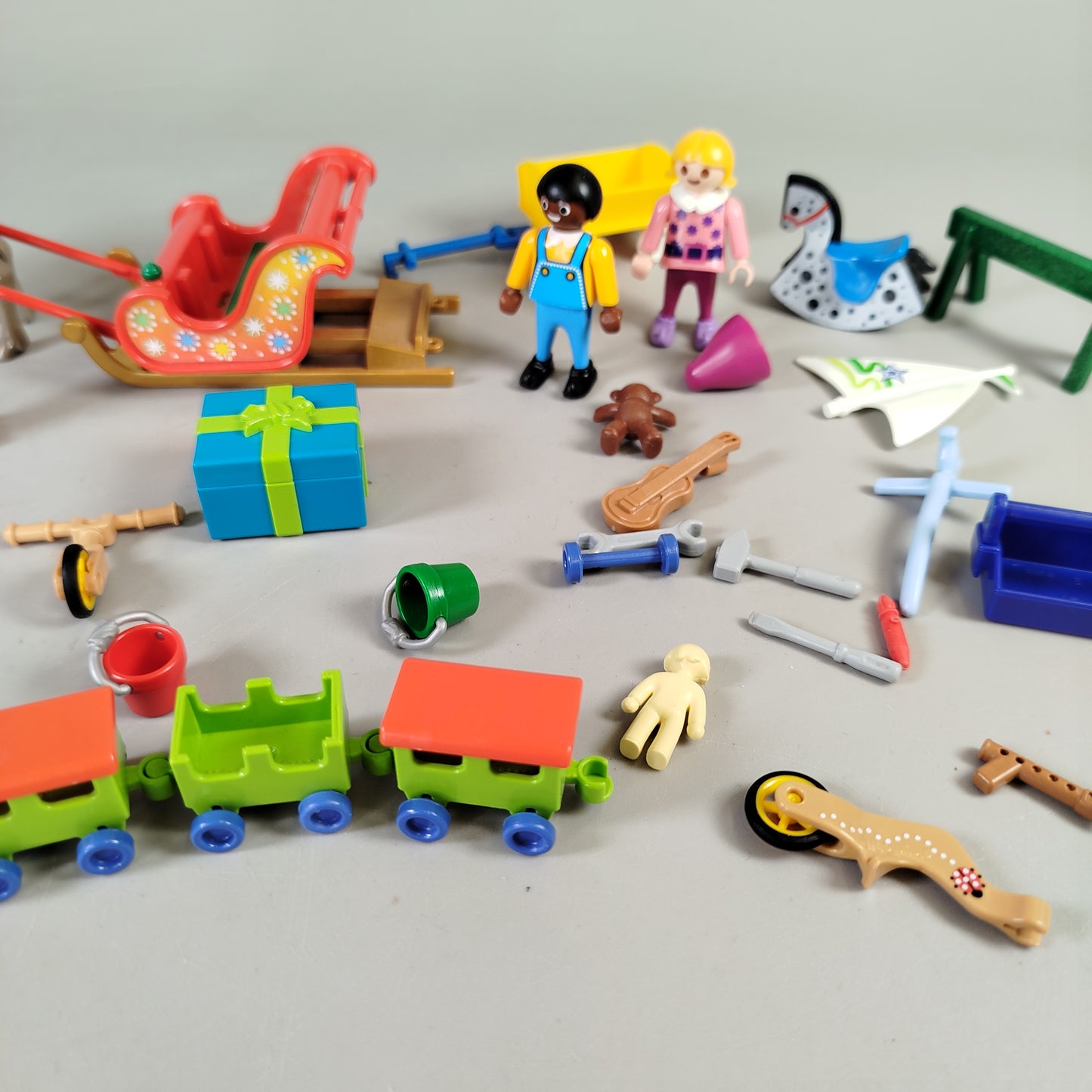 Playmobil Weihnachtswerkstatt Set von 3 Figuren mit Zubehör