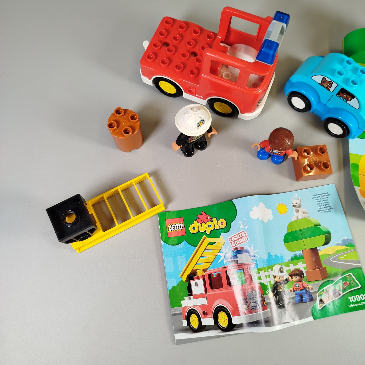 LEGO Duplo 10901 Feuerwehrauto & 10883 Abschleppwagen Set, gebraucht