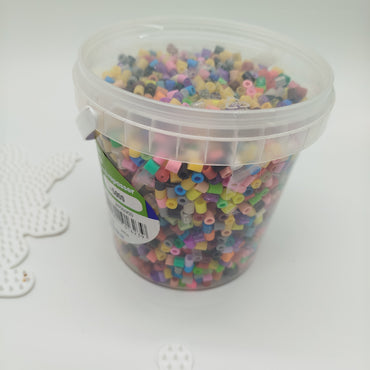 Bügelperlen-Set mit Steckplatten