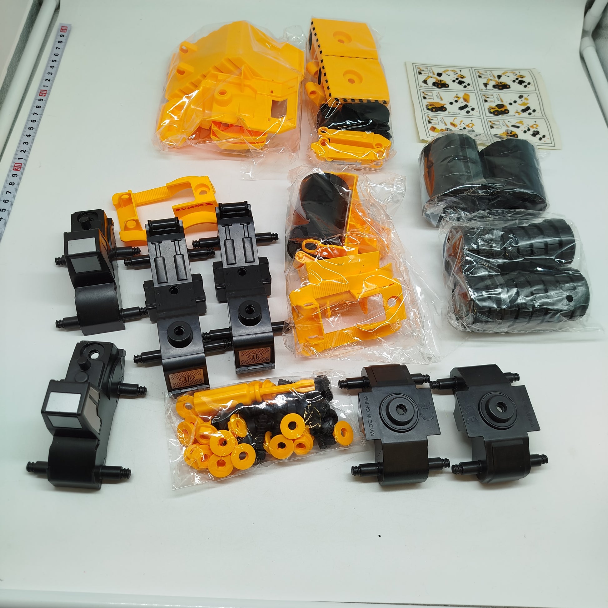 VonPlay Baufahrzeuge 6-in-1 DIY Konstruktionsset mit Werkzeug, OVP