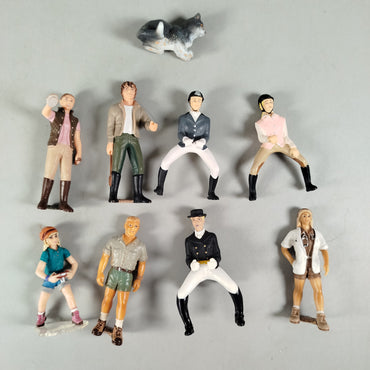 Schleich Bundle Reiterhof Set von 9 Figuren & Zubehör