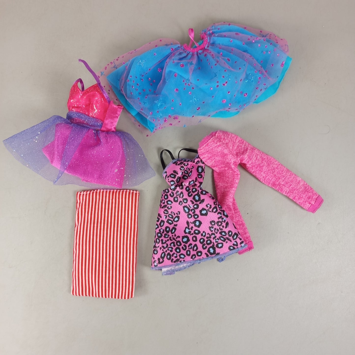 Mattel Bundle Barbie 5x Modepuppen, sehr gut, ab 3 4 5 Jahre | ✅ geprüft