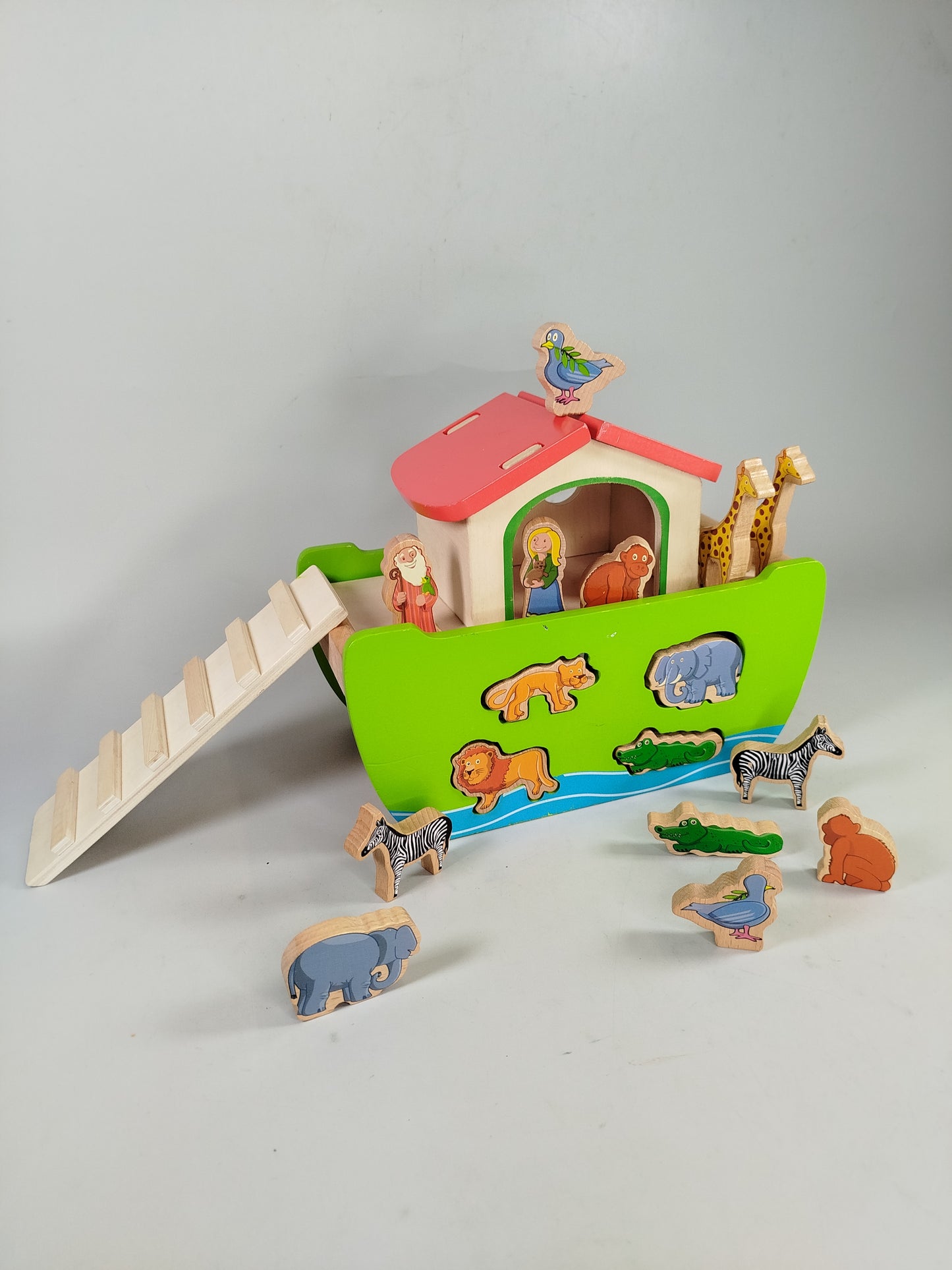 Eichhorn Holzspielzeug – Arche Noah mit Tieren & Figuren