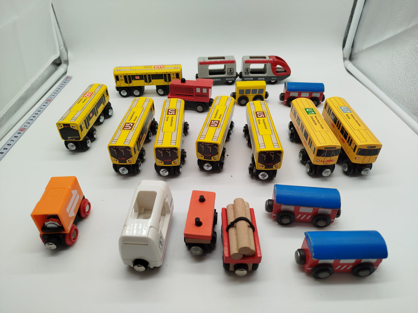 BRIO Holzspielzeug-Set – Bahnschienen und Züge
