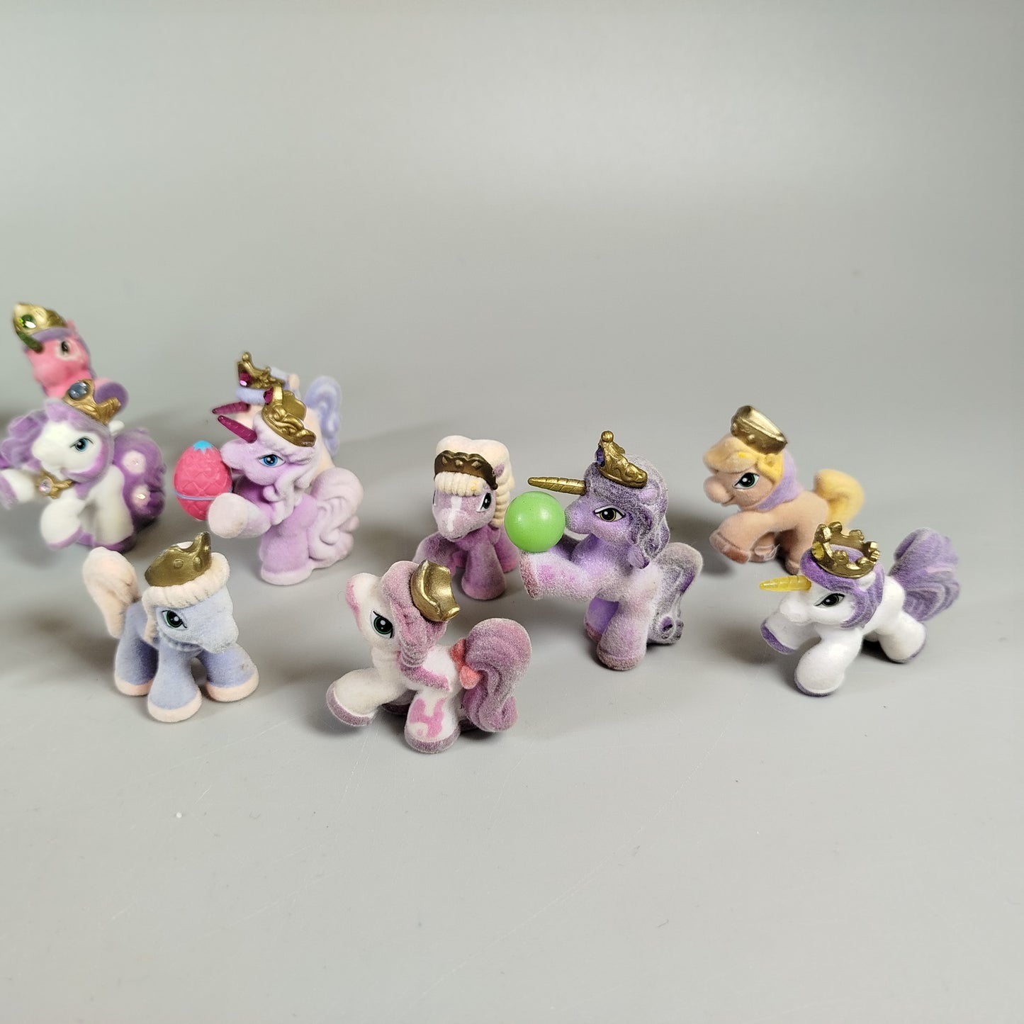Sammelfiguren Fantasy Ponys Set – mit Kronen & Zubehör