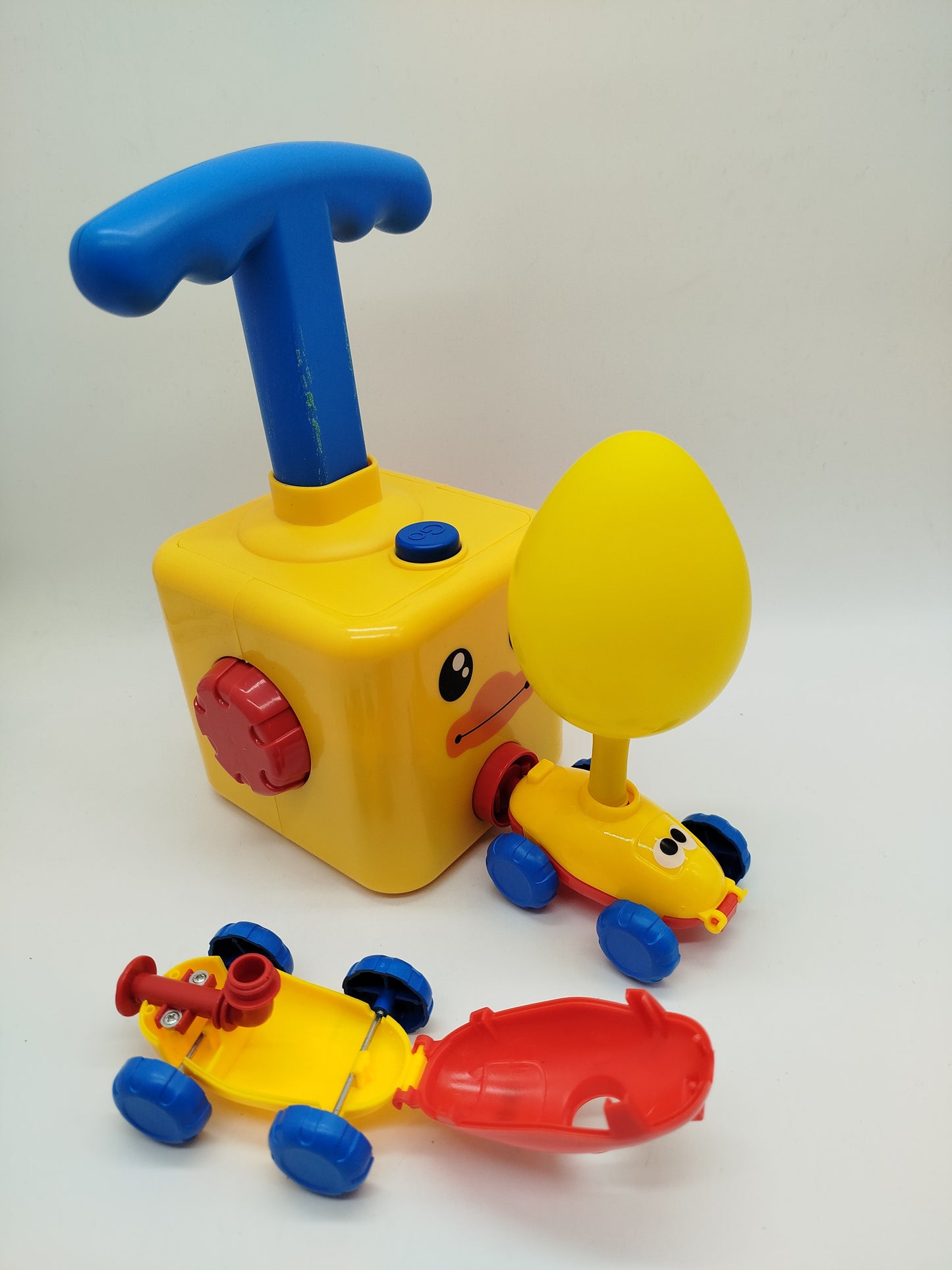 Ballonpumpe mit verschiedenen Aufsätzen
