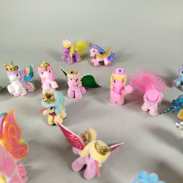 Filly Bundle Pferde Fantasie Set von 28 Figuren
