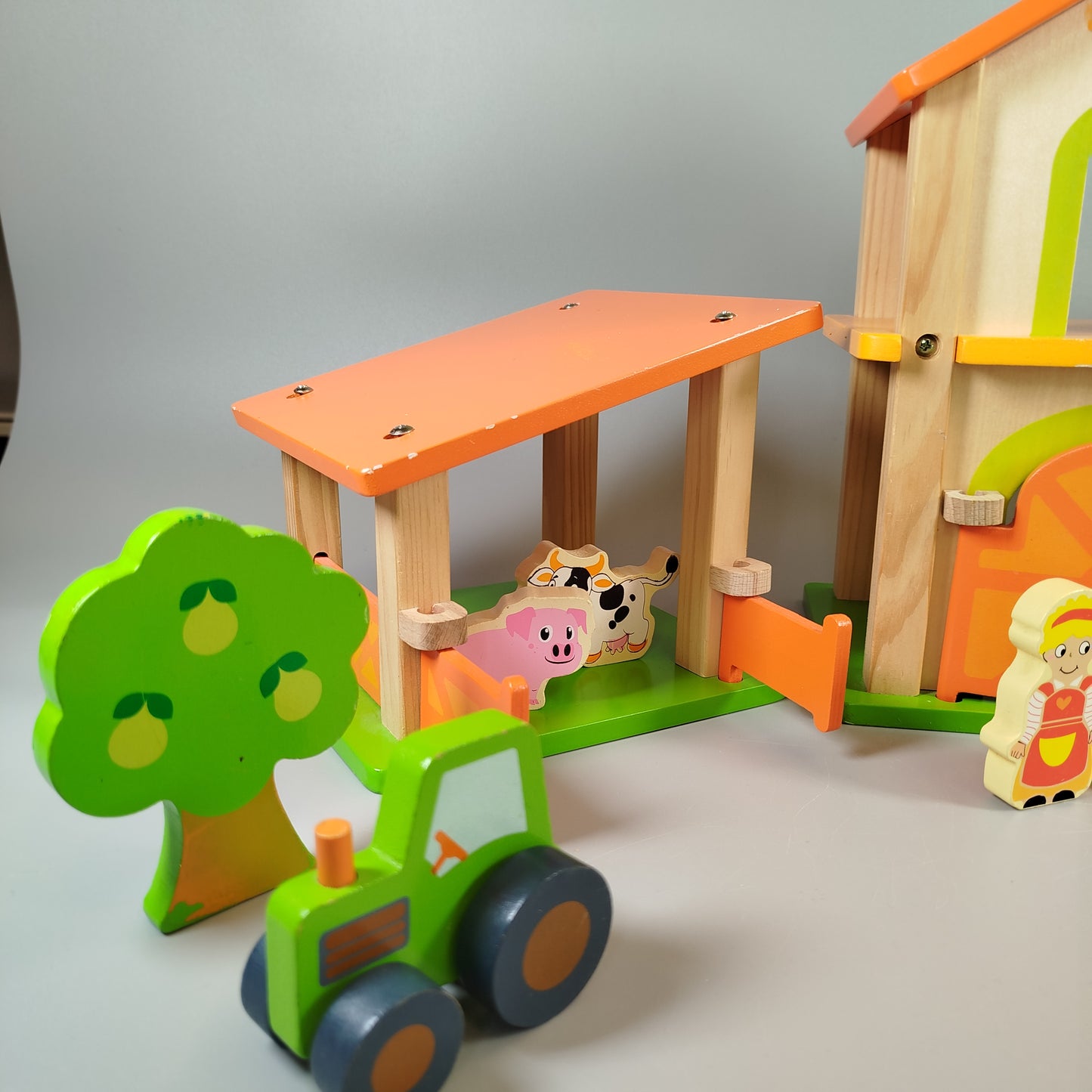 Bauernhof-Spielset aus Holz - Set mit Tieren