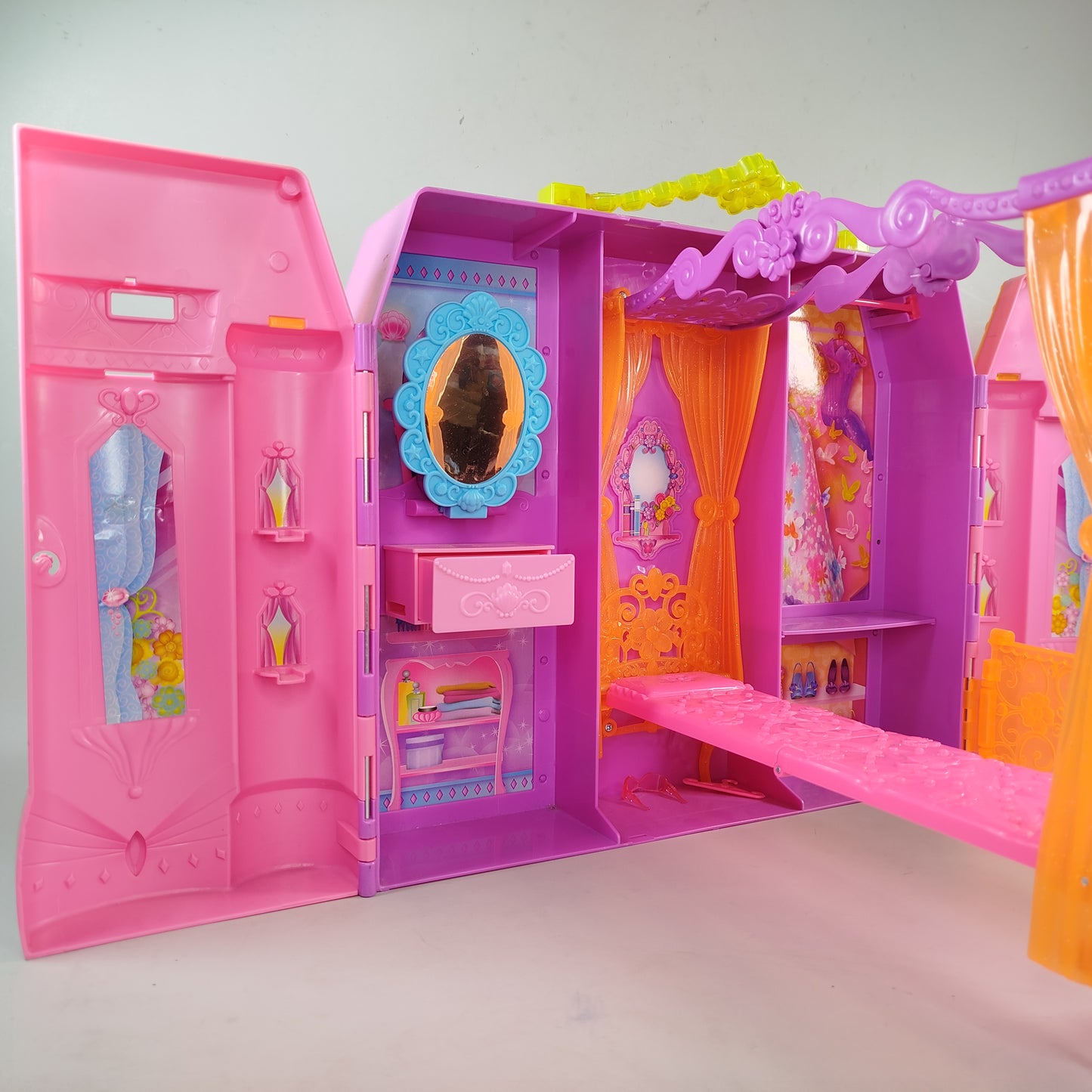 Markenlos Spielset- Prinzessinnen-Schloss & Schweine-Fütterspiel