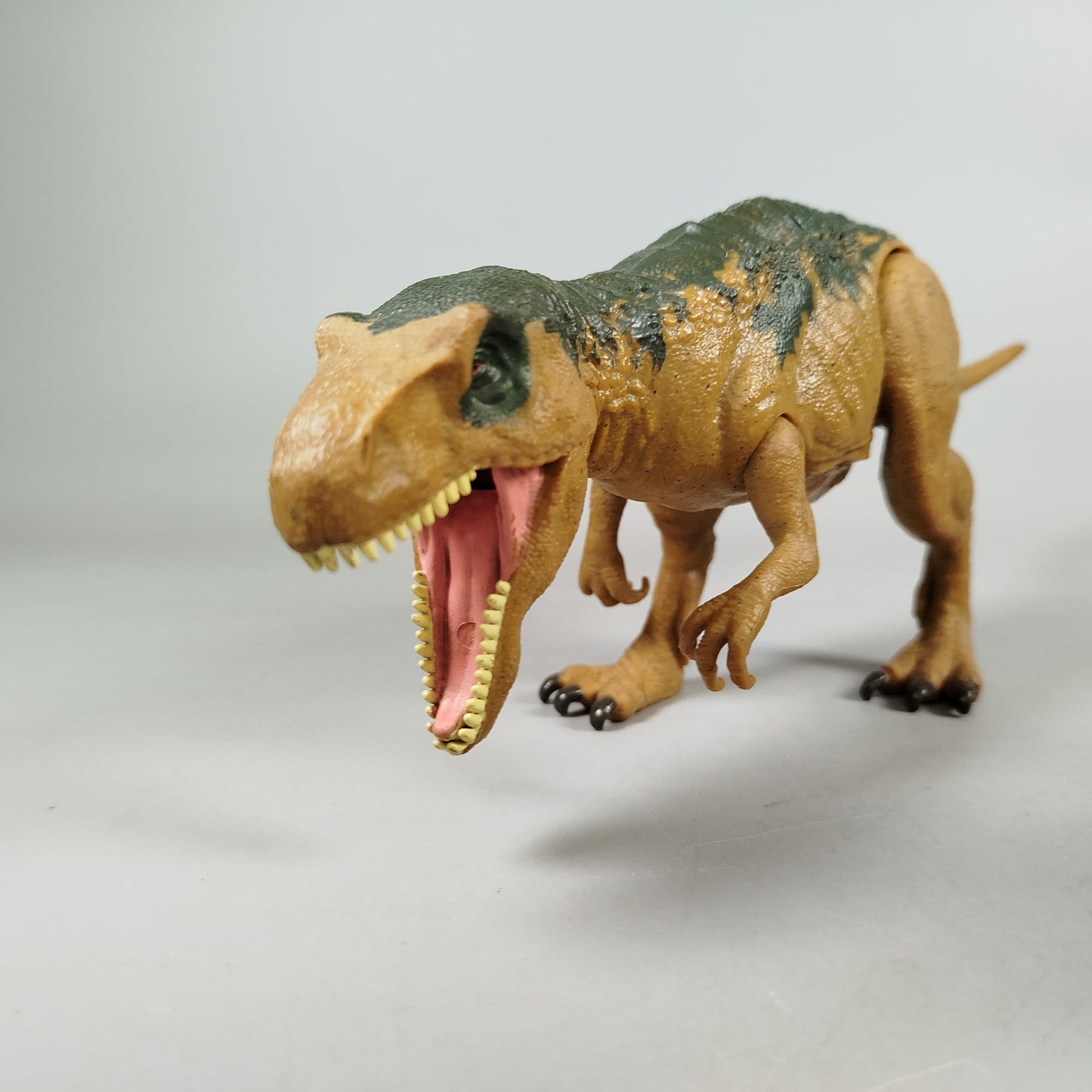 Mattel Jurassic World Set von 2 Dinosaurier Actionfiguren