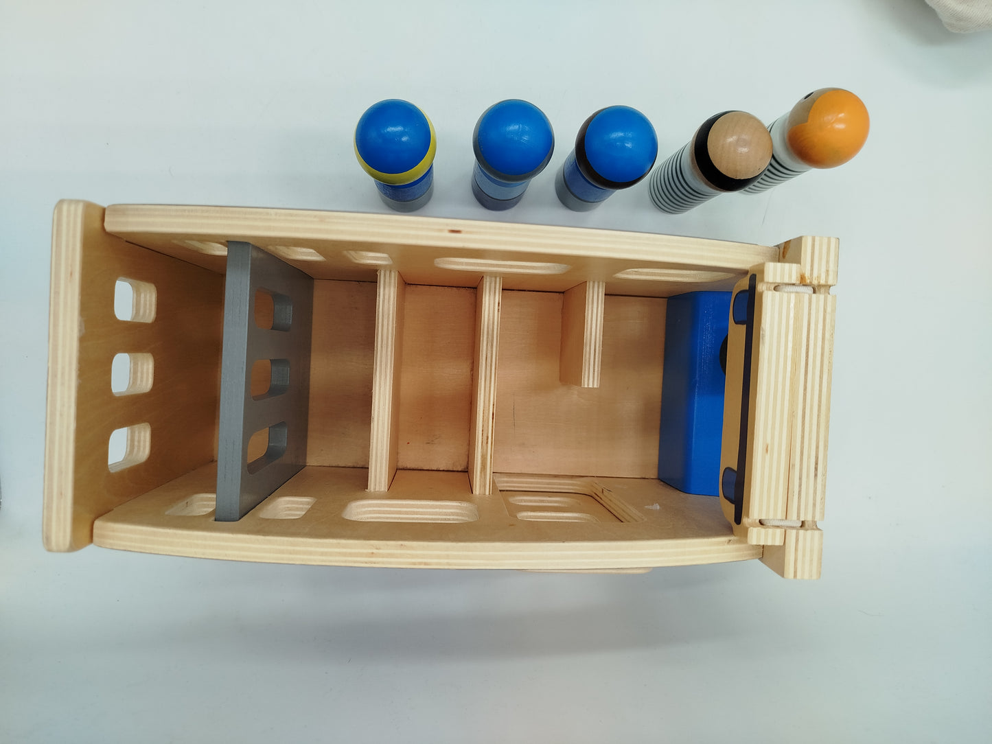 Small Foot Holzspielzeug - Polizeiauto mit 5 Figuren und Bausteinen