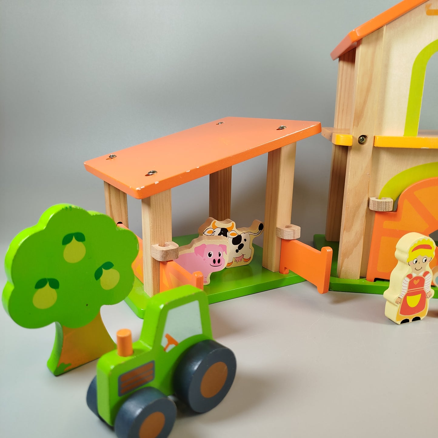 Bauernhof-Spielset aus Holz - Set mit Tieren