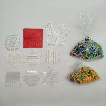 Bügelperlen-Set mit Steckplatten & bunten Perlen