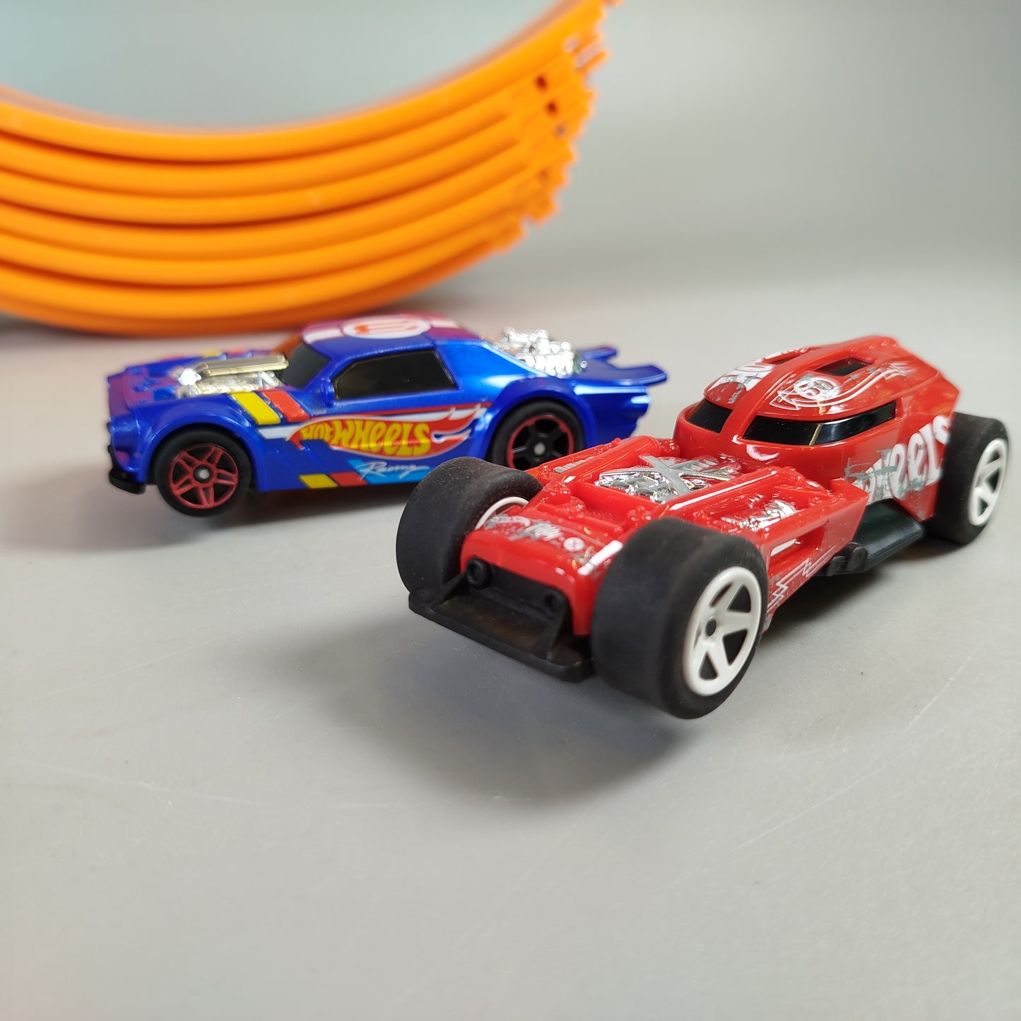 Carrera GO!!! Hot Wheels Rennbahn Set – 4,9m, 2 Autos, OVP