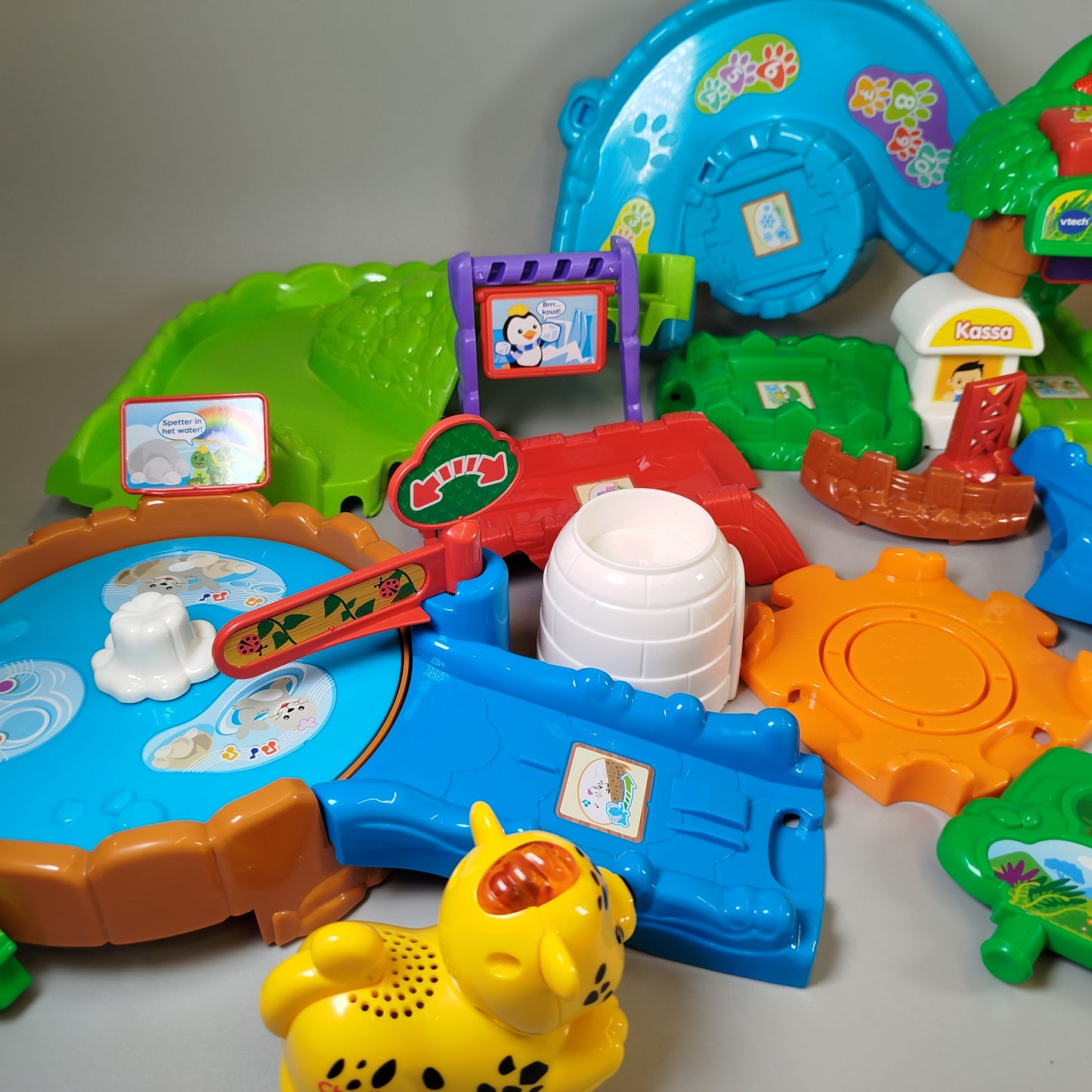 VTech Zoof Zoef Dieren Zoo Spieleset mit Figuren - niederländisch