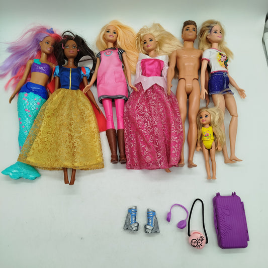 Barbie Bundle Disney Set von 12 Puppen & Zubehör