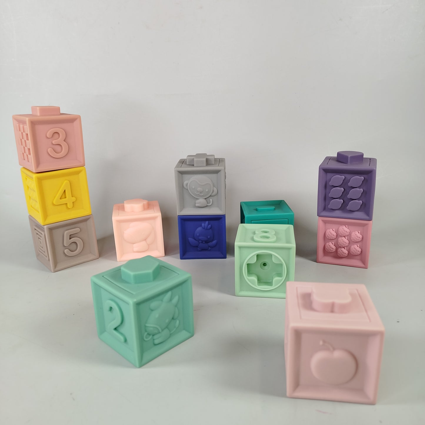Verschiedene Marken Sortierspiel und Stapelwürfel - Set