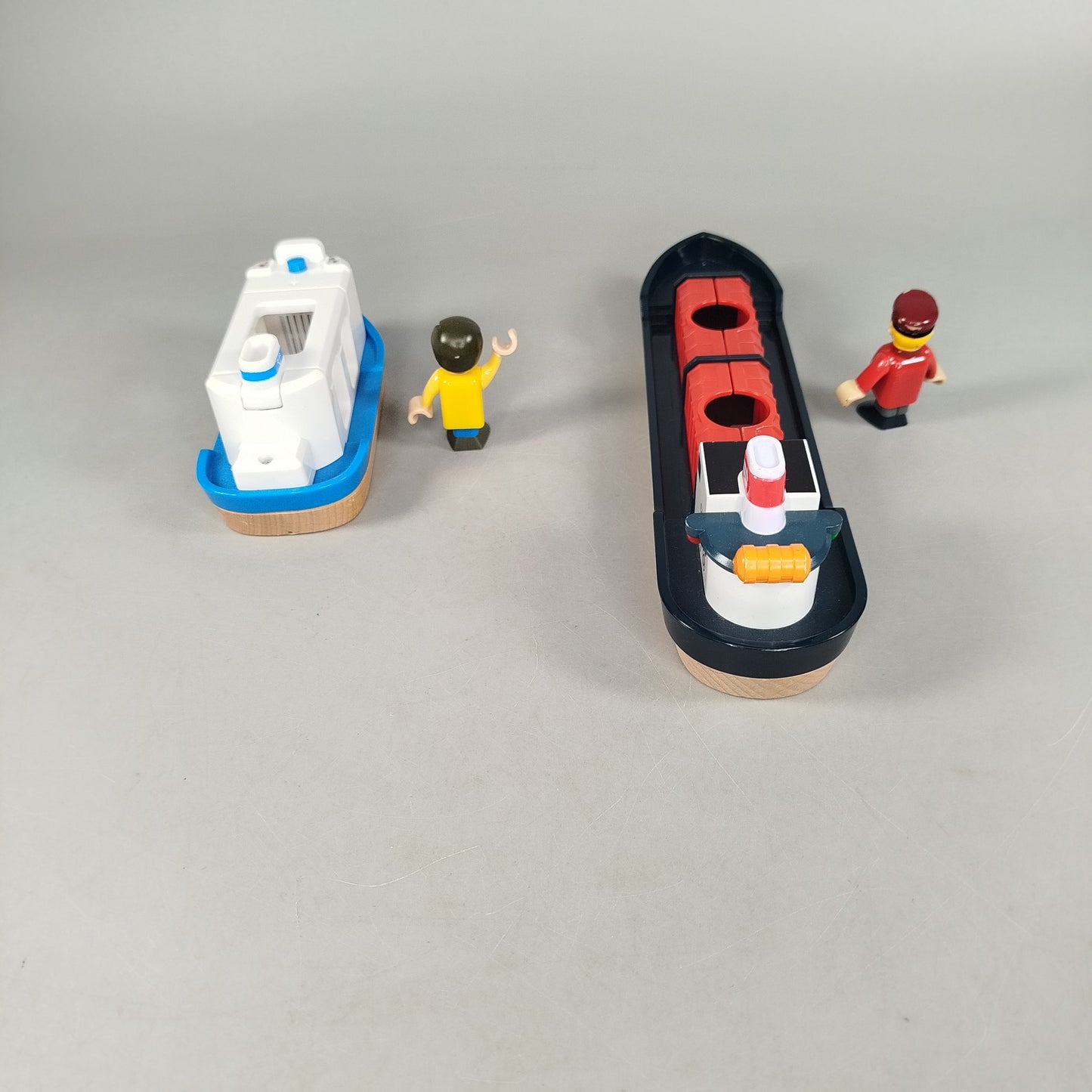 Bundle BRIO 🚤✨ x2 Boote mit Figuren, neuwertig, ab 3 4 5 Jahre | ✅ geprüft