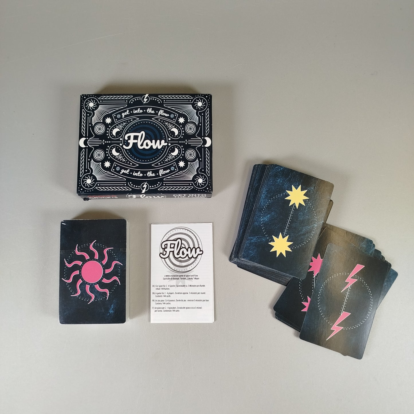 Brettspiel-Set – Flow, Monopoly Deal Shuffle Deutschland, Panic Lab