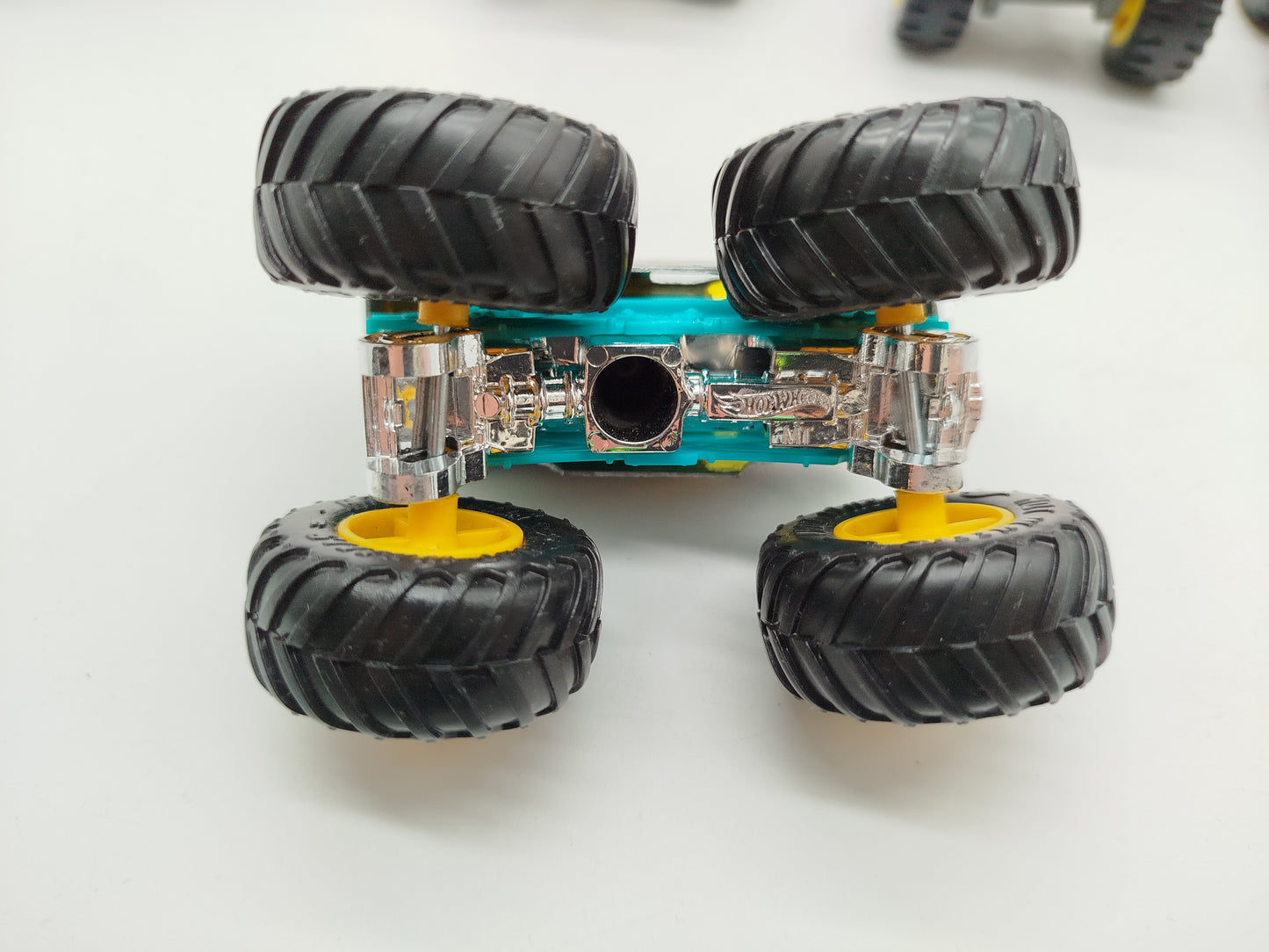 2 Hot Wheels Monster Trucks und 4 Mattel Monster Trucks - Set