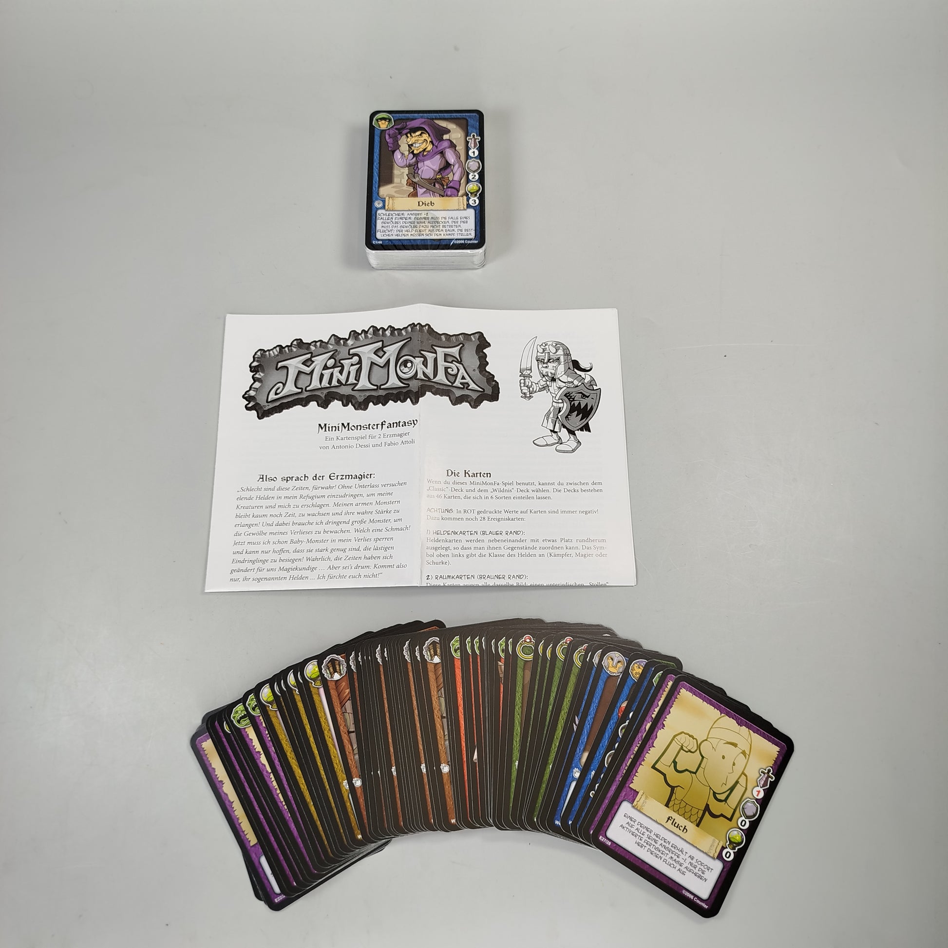 Verschiedene Marken Umfangreiches Spielset mit beliebten Brett- und Kartenspielen