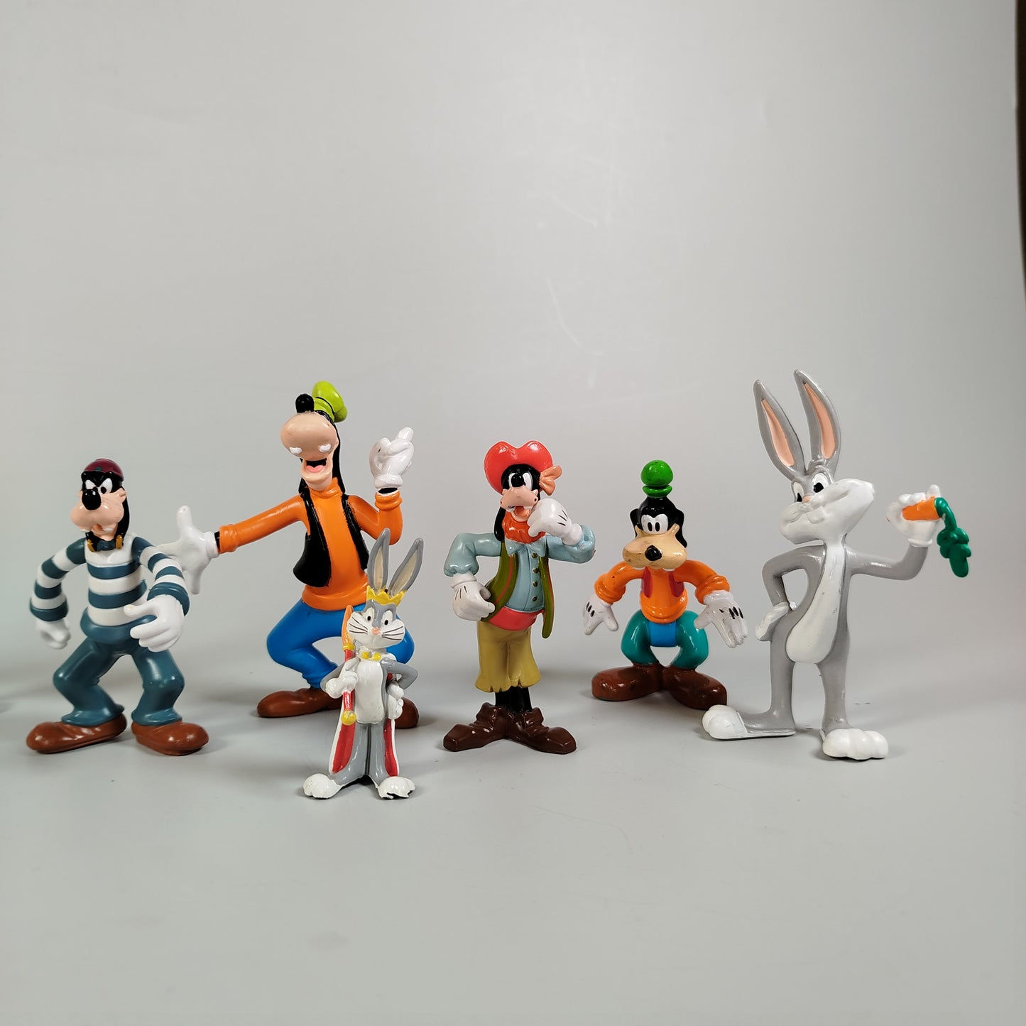 Diverse Cartoon-Figuren-Set (10 Stück) – Bugs Bunny und Goofy