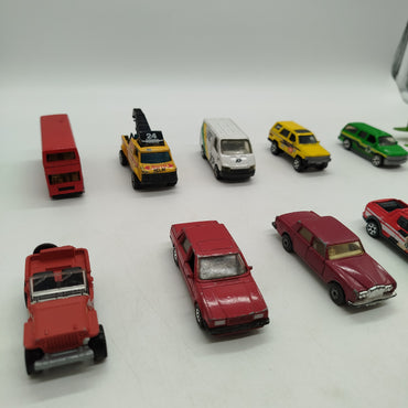 Bundle Matchbox Set von 12 Fahrzeugen & Flugzeugen, gebraucht, ab 6 Jahre