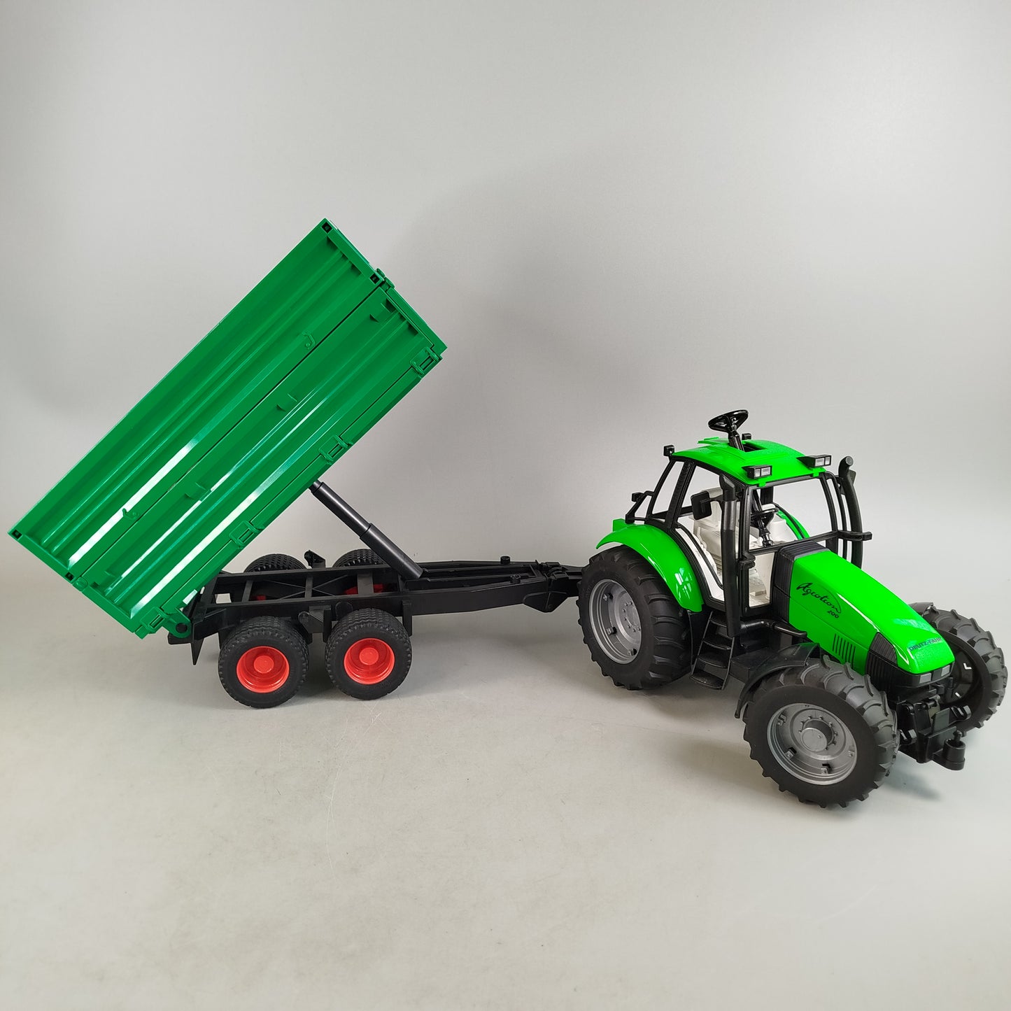 Deutz-Fahr Agrotron Traktor Kippanhänger, gebraucht ab 3 4 5 Jahre | ✅ geprüft
