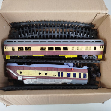 Markenlos Elektrischer Zug mit Schienen