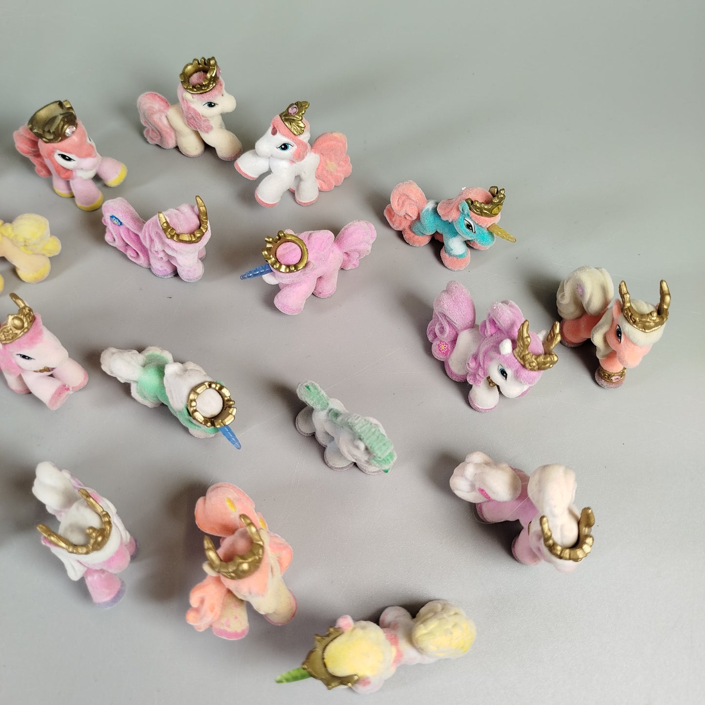 Fantasy Pony Figuren Set – Kronen, Einhörner, Flügel