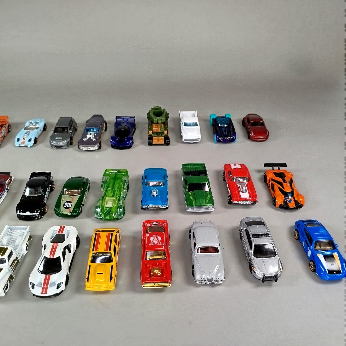 Mattel Miniaturautos – Set von 30, gut, ohne OVP
