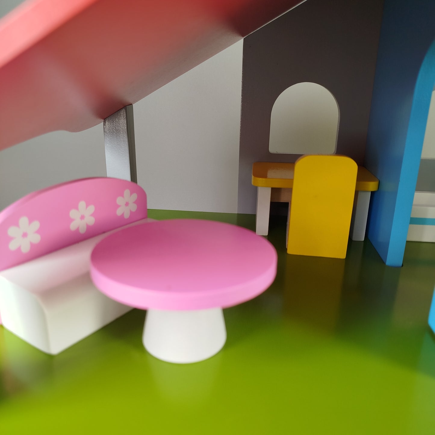 Puppenhaus - Bunt - Mit Möbeln