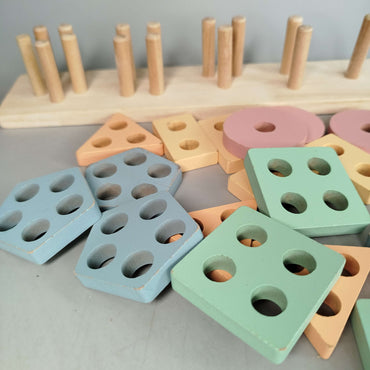 Bundle Set von 5 Holzspielzeug Nimmersatt, Stapelturm & Kugelbahn