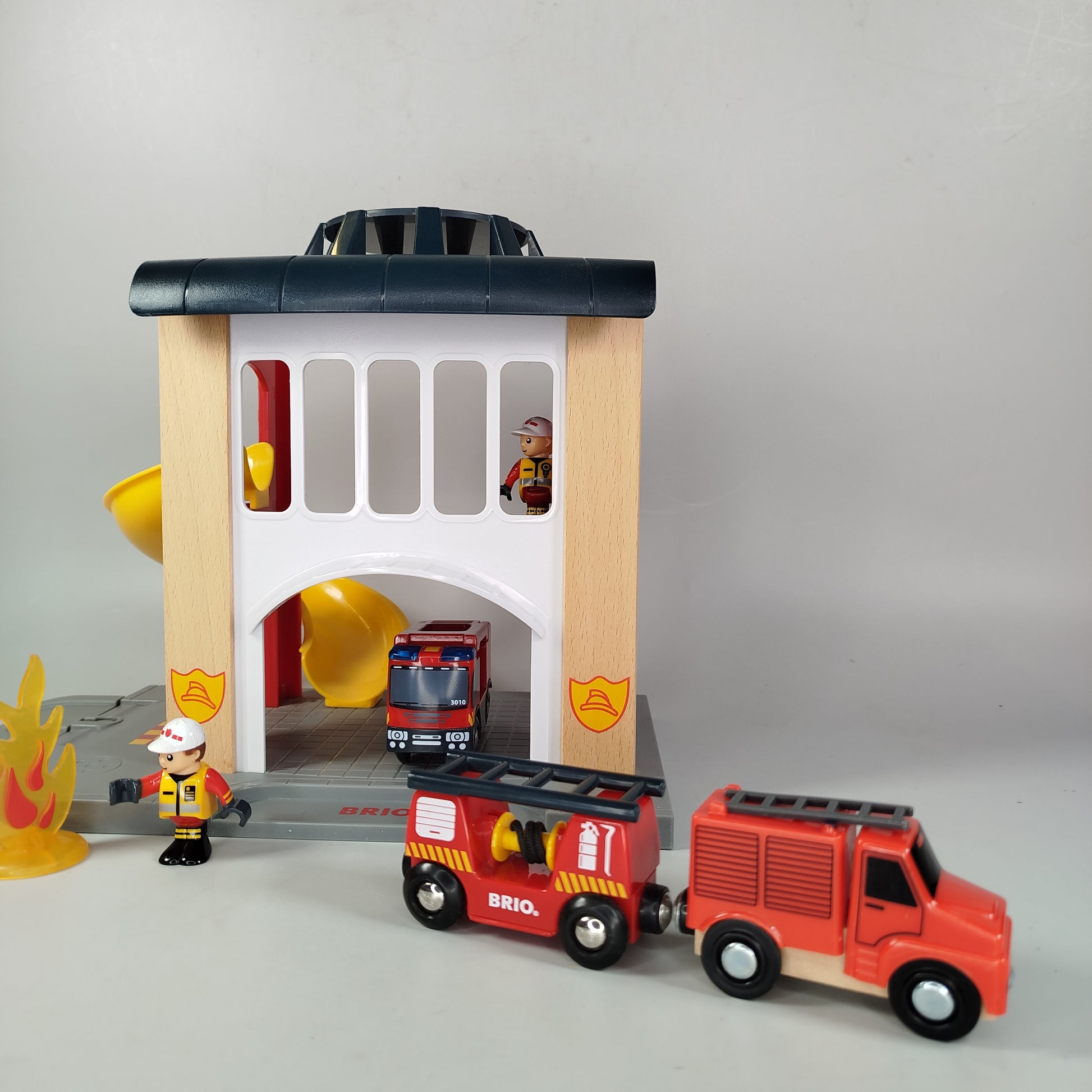 BRIO Feuerwehr-Spielset mit Einsatzfahrzeugen