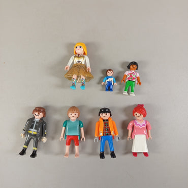 Playmobil Figuren Set von 7 mit Zubehör – Cowboy, Feuerwehr, Freizeitfiguren