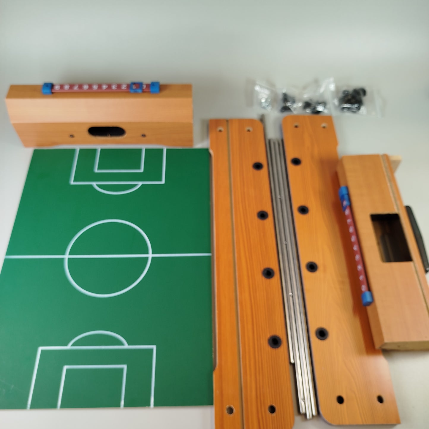 Tischfußballspiel - 2 Teams, 6 Spieler