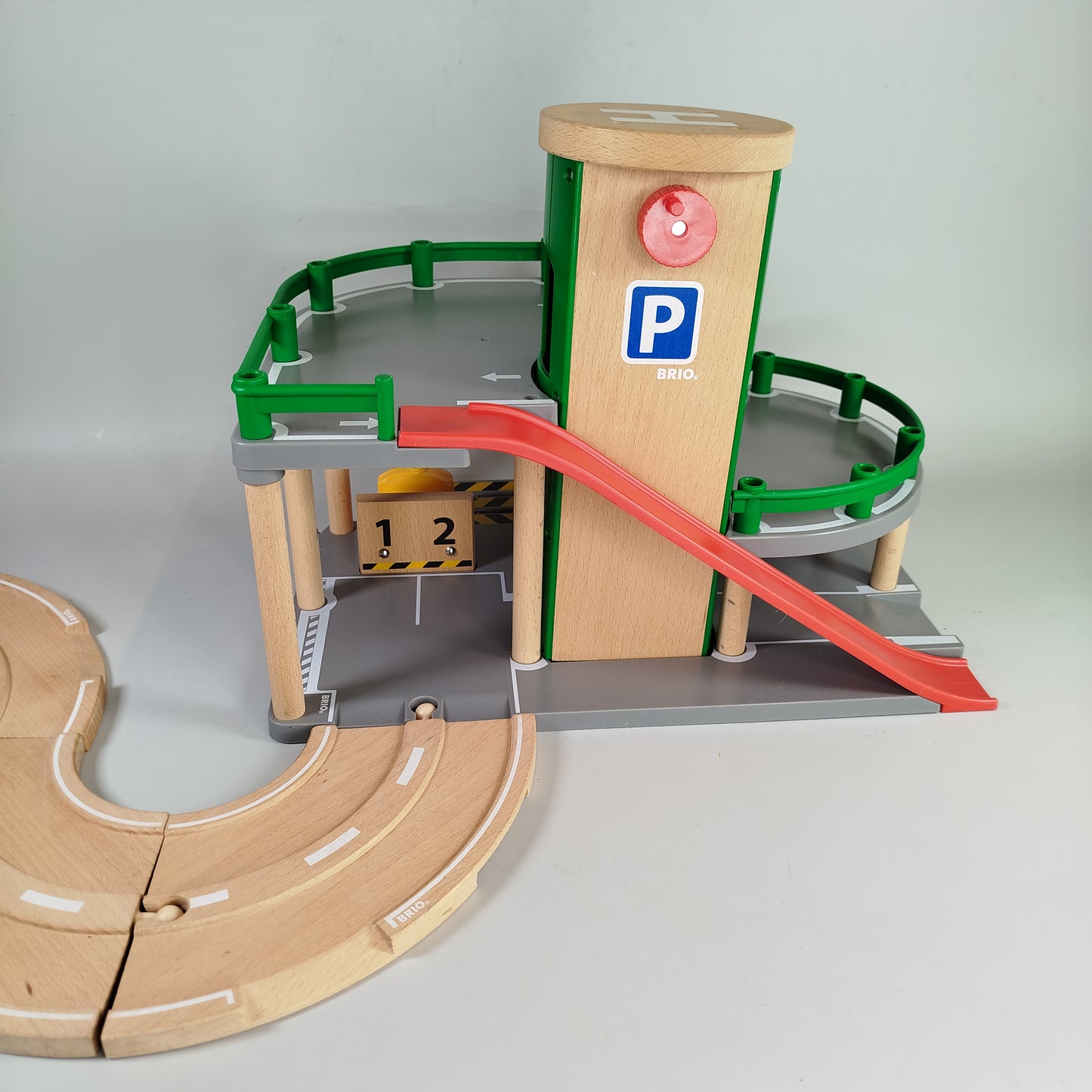 BRIO Brio Holzeisenbahn Set – Autohaus, Schienen & Zubehör