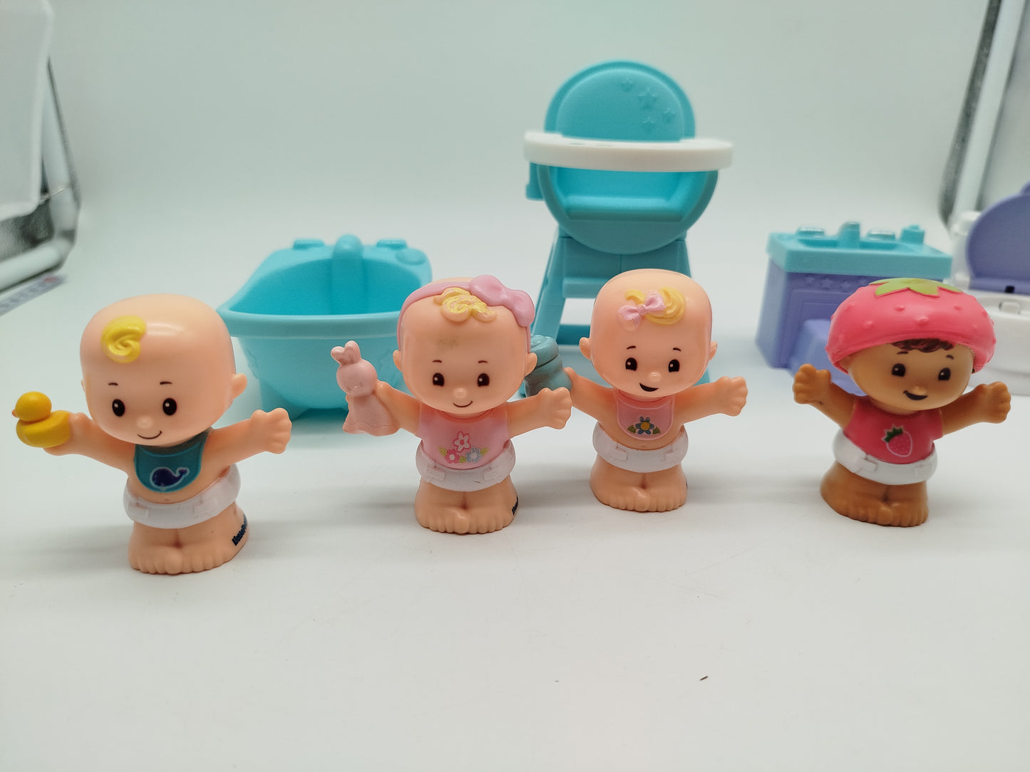Fisher-Price Little People Babyfiguren - Set von 4 und Zubehör