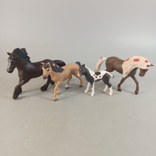 Schleich Bundle Pferde Set von 4 Pferde & Fohlen