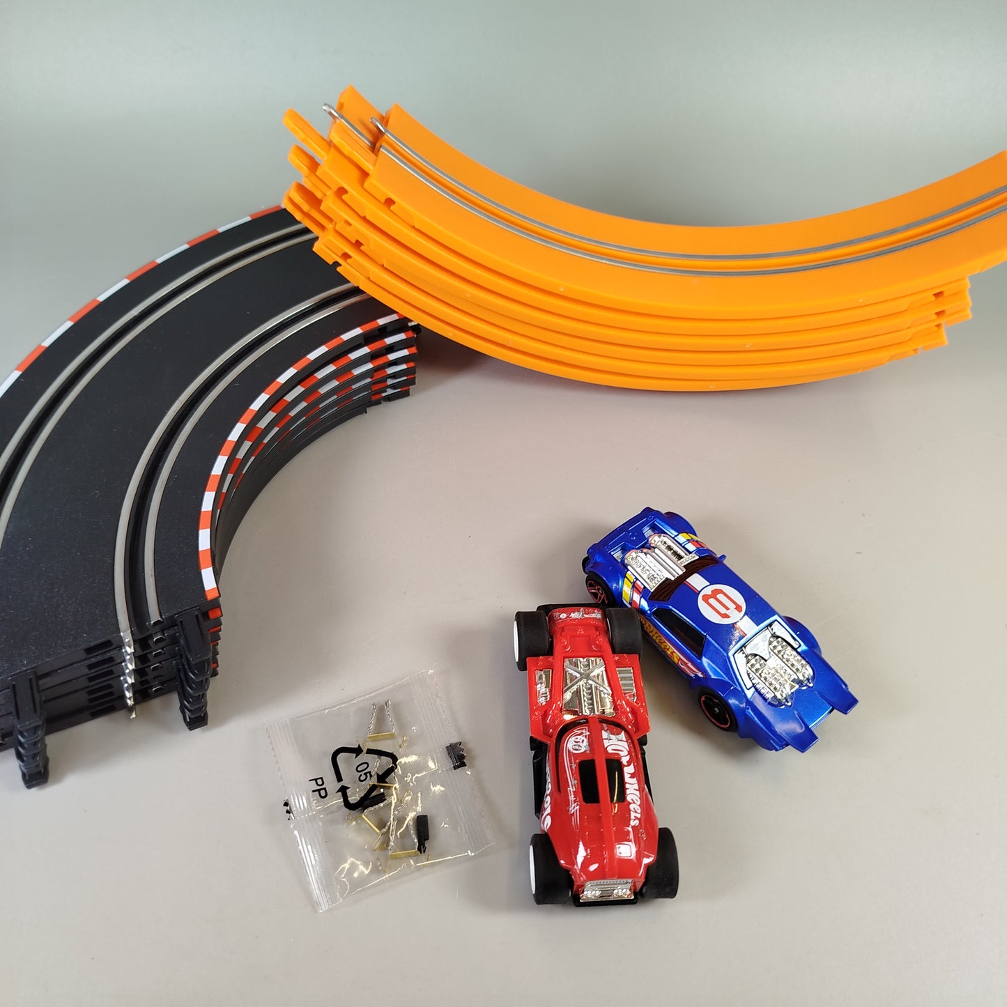 Carrera GO!!! Hot Wheels Rennbahn Set – 4,9m, 2 Autos, OVP