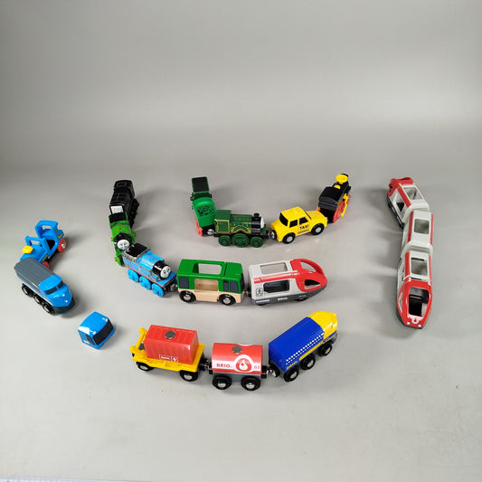 BRIO Bundle Thomas & seine Freunde 18x Holzzüge