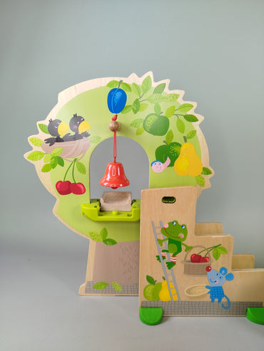 HABA Holzspielzeug - Kullerbü Kugelbahn Obstgarten mit Glocke & 5 Kugeln