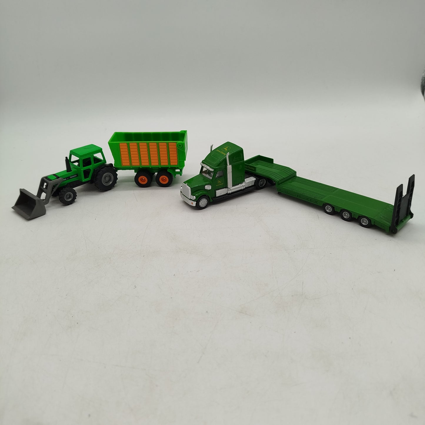 CLAAS Bundle Traktor & LKW Set von 7 Modellautos
