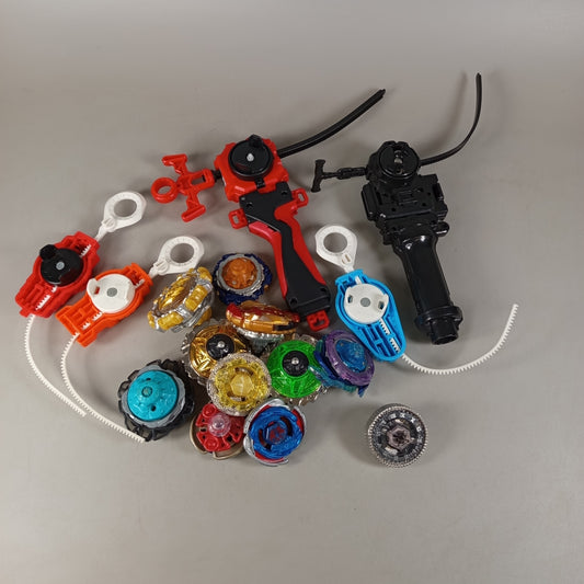 Beyblade Bundle Set von 16 Kreisel & Starter