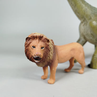 Schleich Tierfiguren Set von 4 – Dinosaurier und Löwen, neuwertig